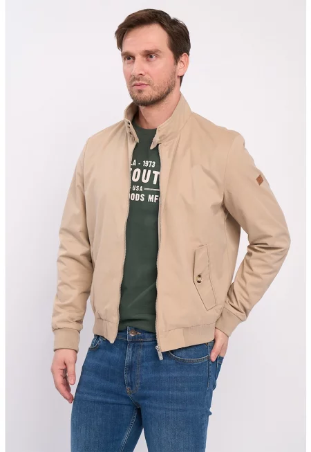 Яке с джобове встрани