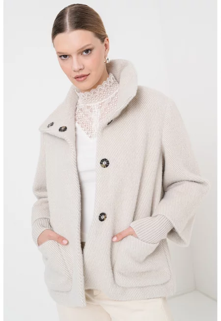 Яке с висока яка и джобове