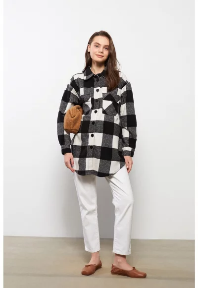 Яке тип риза за бременни с джобове на гърдите