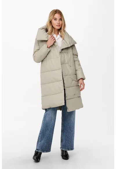 Дълго зимно яке с висока яка