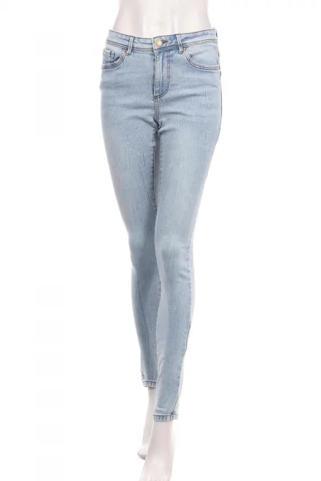 Дрехи Ластични дънки VERO MODA
