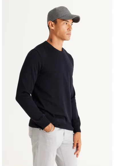 Фино плетен пуловер със стандартна кройка