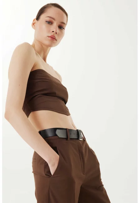 Къс топ с текстови детайли