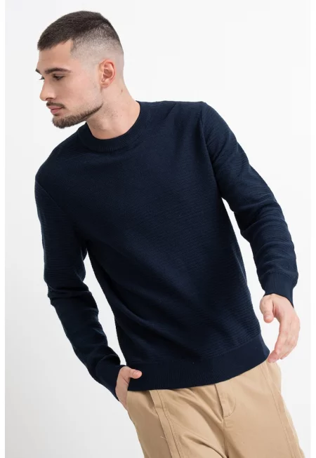 Памучен пуловер с овално деколте и релеф