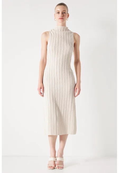 Рипсена рокля - Бежов