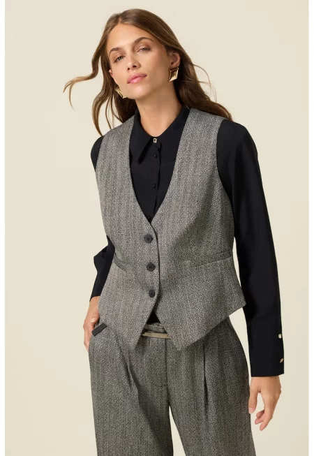 Шпиц елек с десен