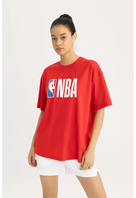 Тениска с овално деколте и лого