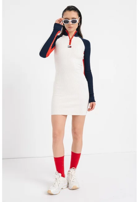 Вталена рипсена рокля