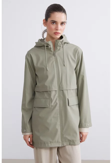 Дъждобран с дълги ръкави и цип