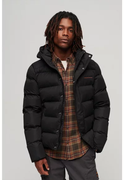 Капитонирано зимно яке с качулка