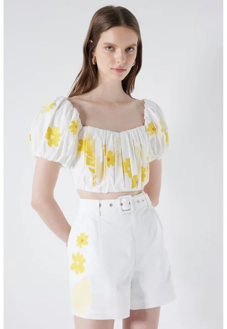 Къс панталон с бродерии - Жълт/Бял