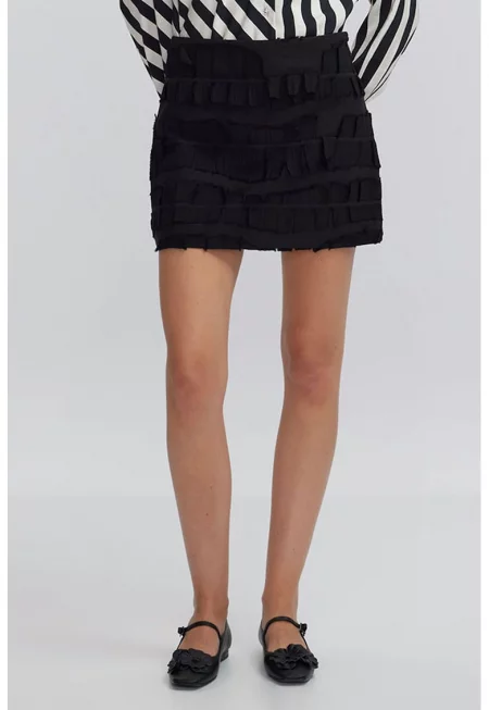 Къса пола с релеф - Черен