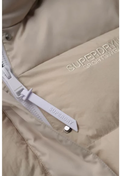 Пухено зимно яке с качулка и капитониран дизайн