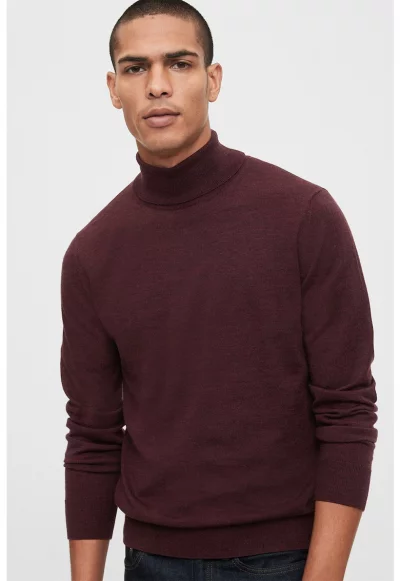 Пуловер от мериносова вълна с поло