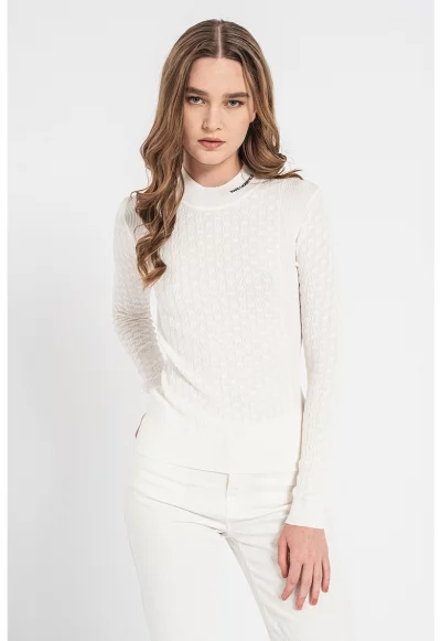 Пуловер по тялото