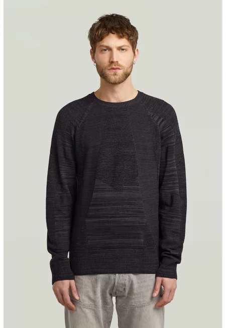 Пуловер с овално деколте