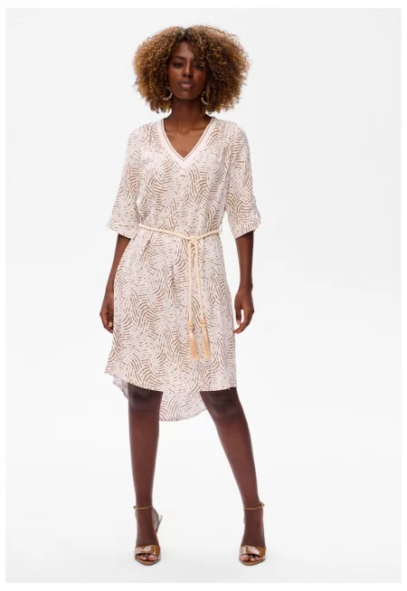 Рокля с колан и абстрактен принт