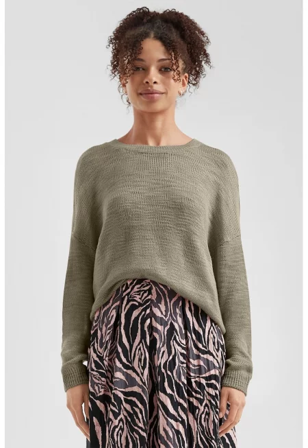 Свободен пуловер с паднали ръкави