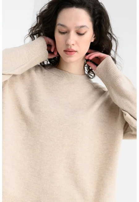 Вълнен пуловер с паднали ръкави