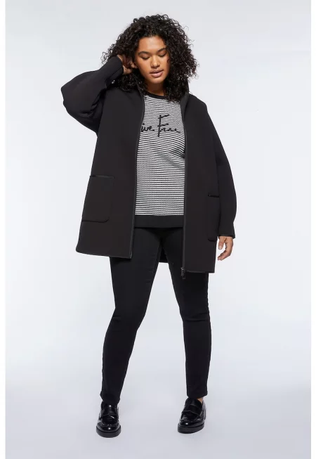 Яке с качулка и цепки с цип