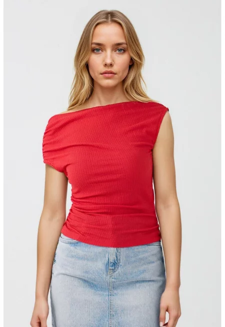 Блуза с голи рамене