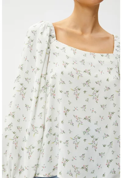 Флорална блуза