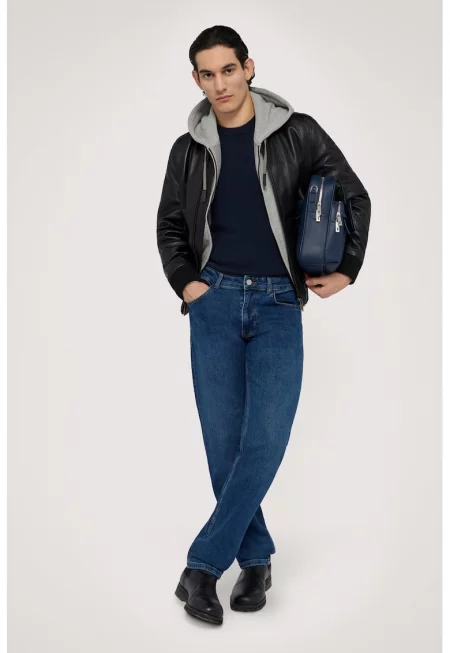 Кашмирен пуловер с овално деколте