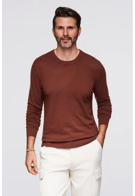 Пуловер с овално деколте