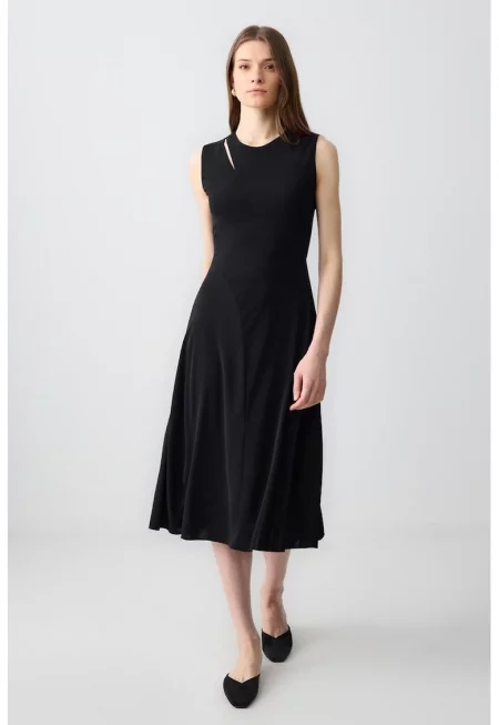 Разкроена рокля - Черен