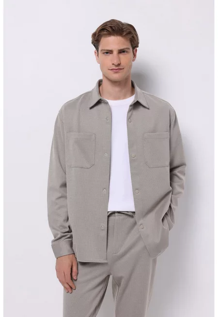 Риза с джобове на гърдите