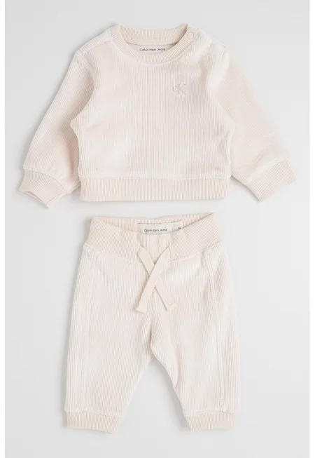 Суитшърт и спортен панталон