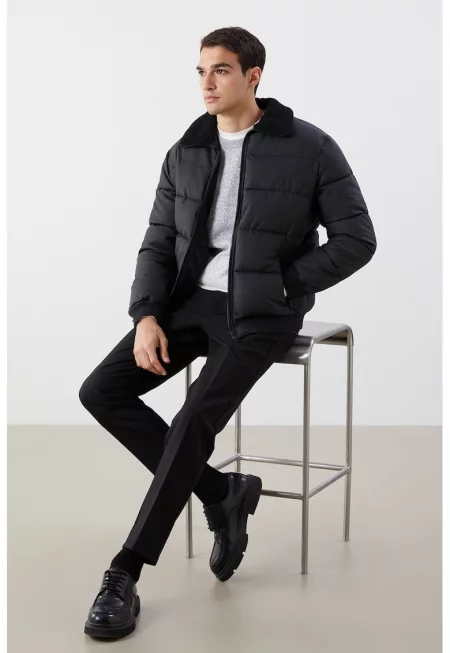 Зимно яке с пухена яка - Черен