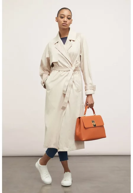 Дълъг тренч с изчистен дизайн