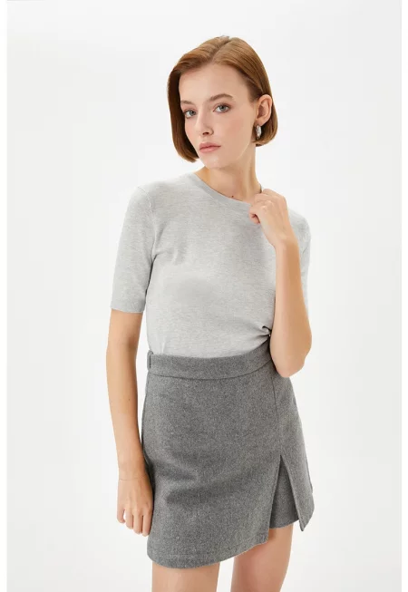 Фино плетен пуловер с къси ръкави