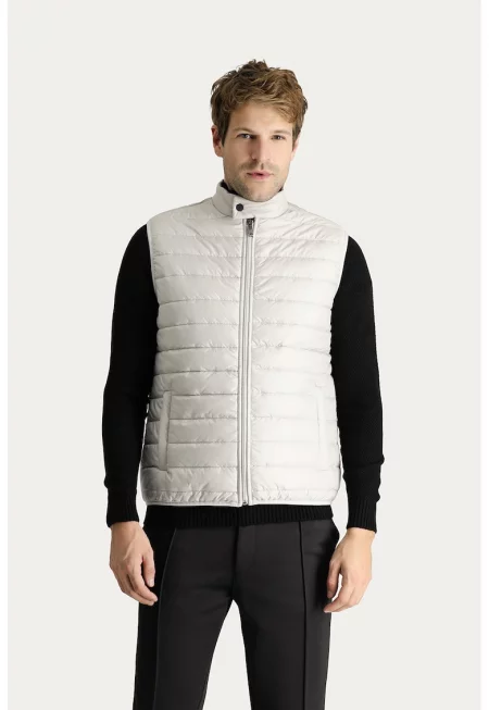 Капитониран елек с цип