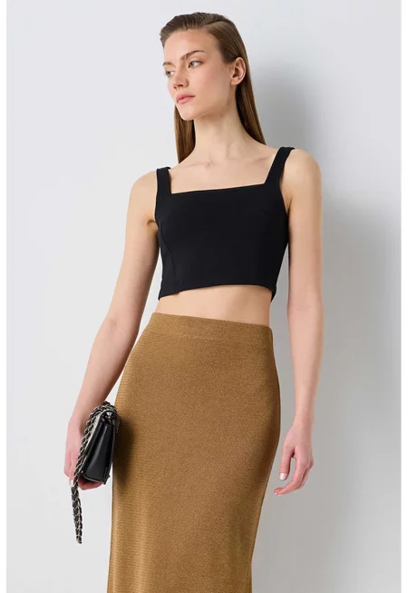 Къс топ с квадратно деколте