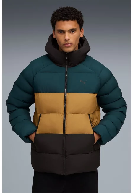 Късо капитонирано зимно яке в цветен блок
