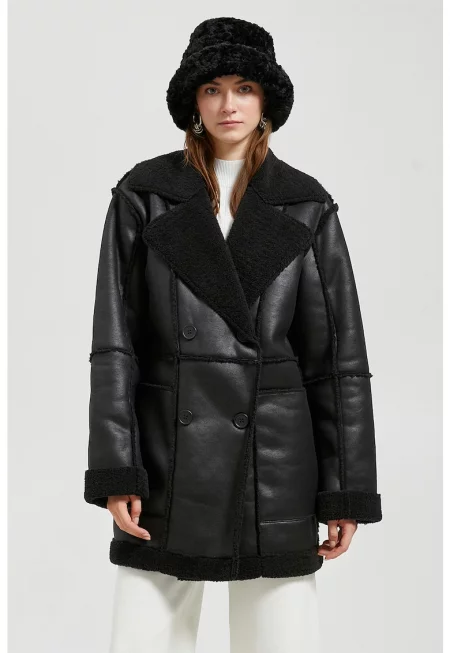 Палто с двуредно закопчаване и раздвоен ревер