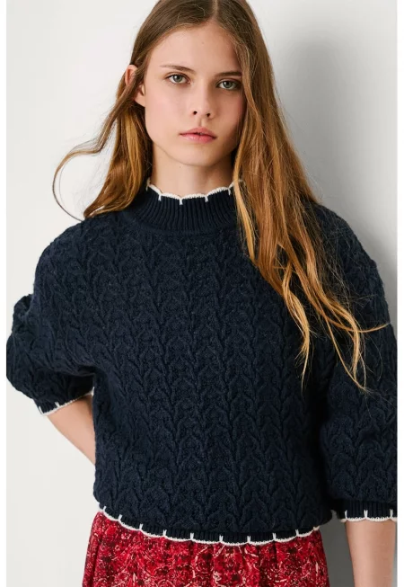 Пуловер с плетка осморка