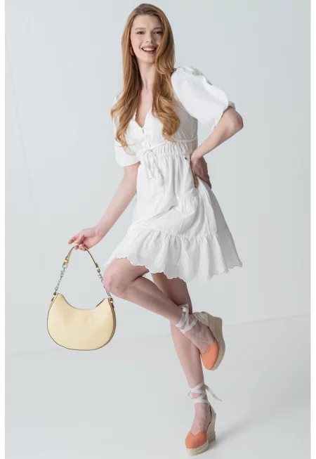 Шпиц рокля с бухнали ръкави