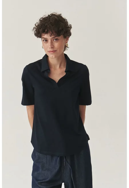 Тениска с яка