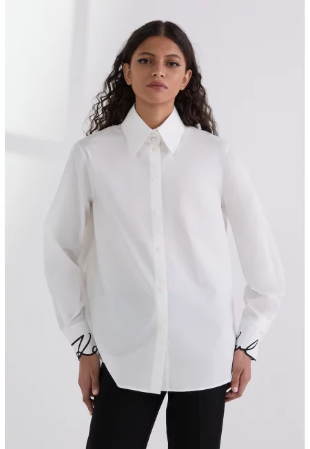 Уголемена риза с маншети с лого