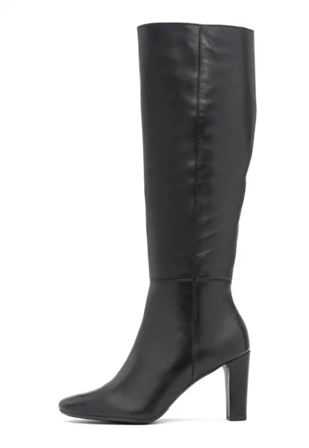 Високи кожени ботуши с масивен ток