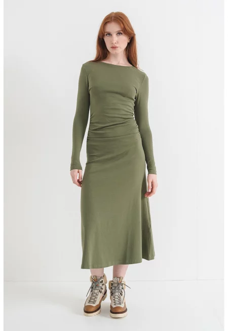 Вталена дълга рокля