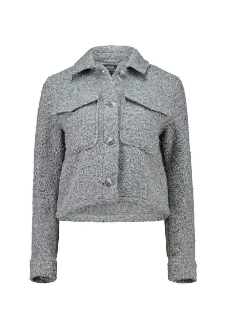 Яке с джобове с капаче и копчета