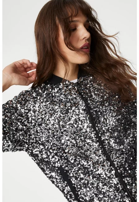 Яке с цип и пайети