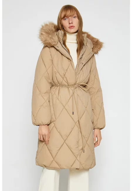 Дълго капитонирано зимно яке с качулка