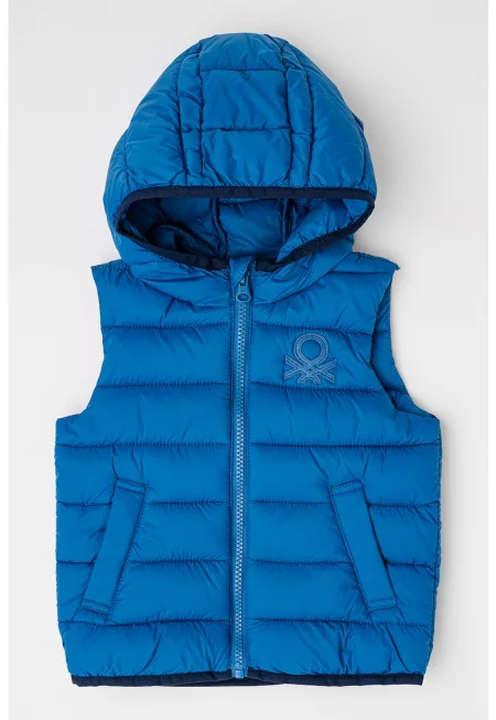 Капитониран елек с качулка