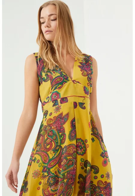 Рокля с кроше