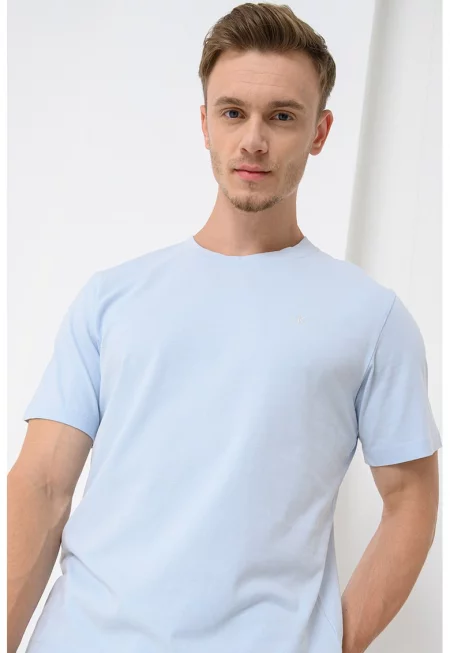 Семпла тениска с овално деколте